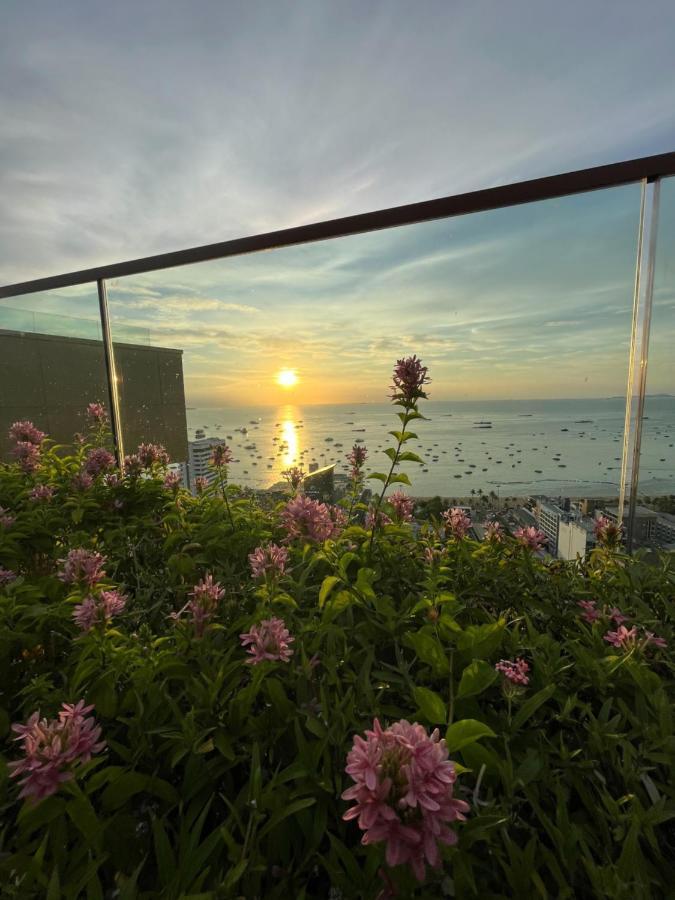 The Edge Central Pattaya Exteriör bild