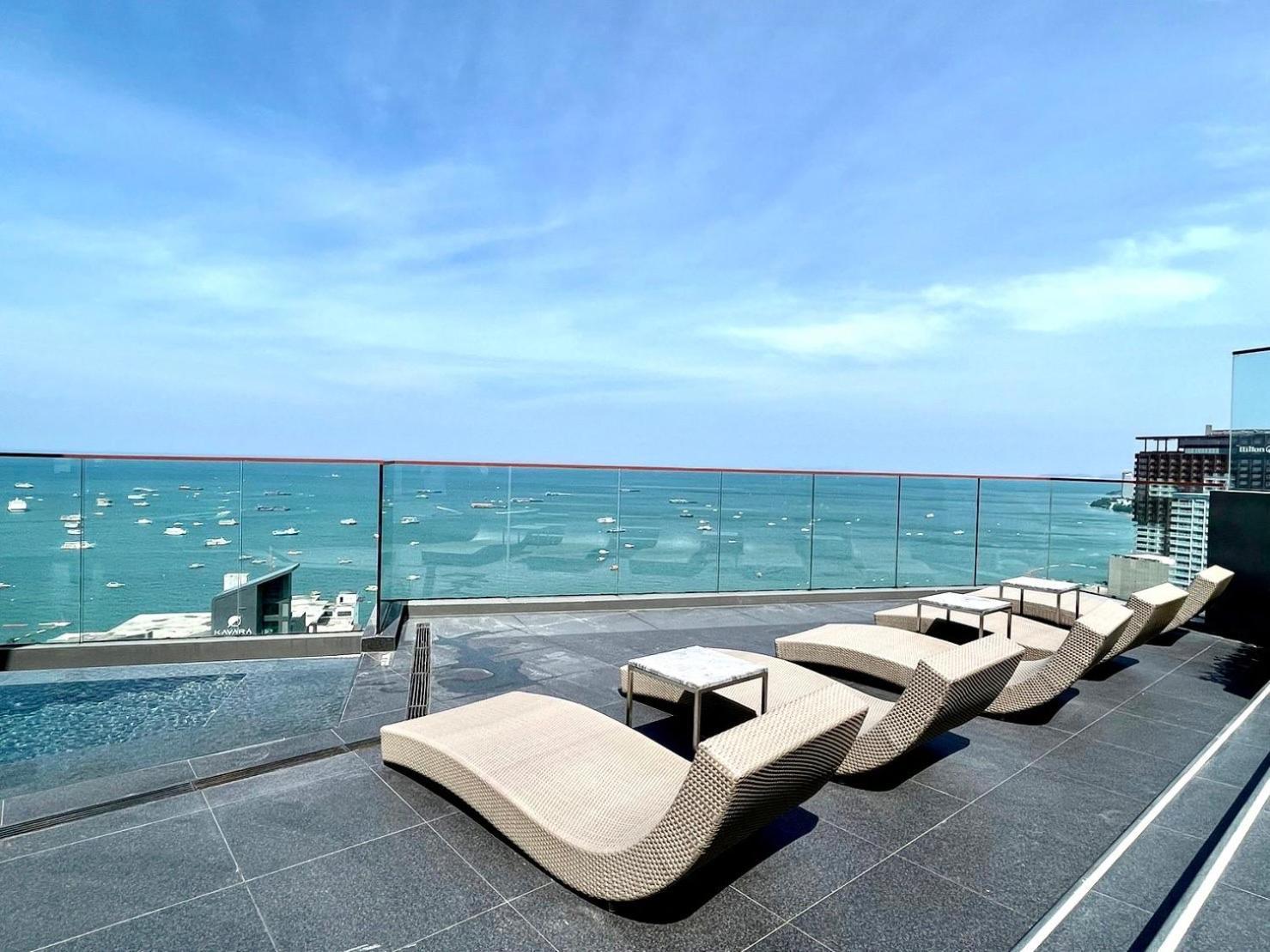The Edge Central Pattaya Exteriör bild